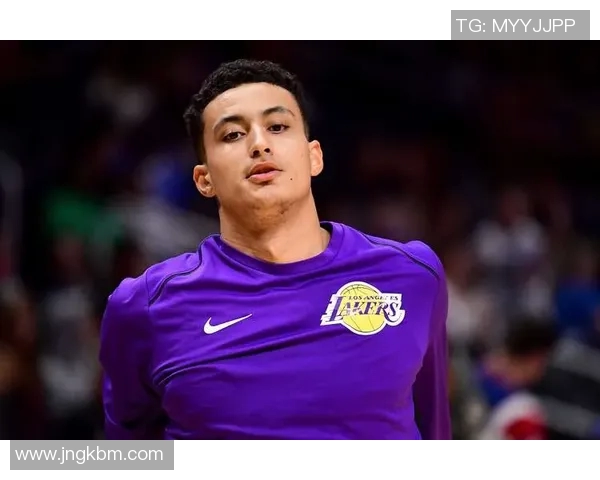 帅哥演员与足球明星的完美结合揭示了娱乐与体育的魅力交汇点 帅哥演员与足球明星的完美结合揭示了娱乐与体育的魅力交汇点