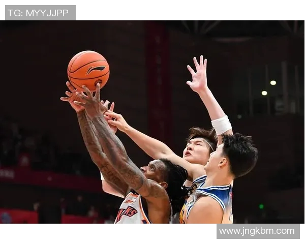 广州篮球队的蜕变之路：从传统强队到现代篮球新标杆的探索与实践