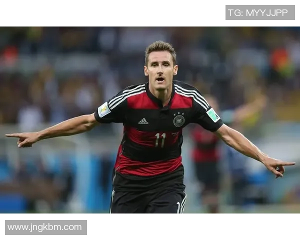 德国足球明星队长的辉煌历程与背后故事揭秘 德国足球明星队长的辉煌历程与背后故事揭秘