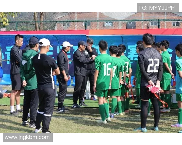 杭州足球队荣登全国足球配合排行榜第七位展现强大实力与团队精神 杭州足球队荣登全国足球配合排行榜第七位展现强大实力与团队精神